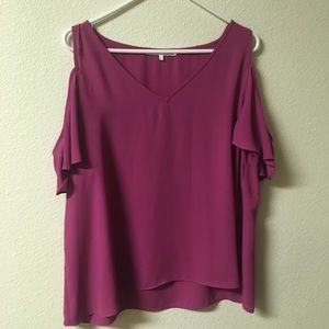 Girly cold shoulder ruffle top in magenta